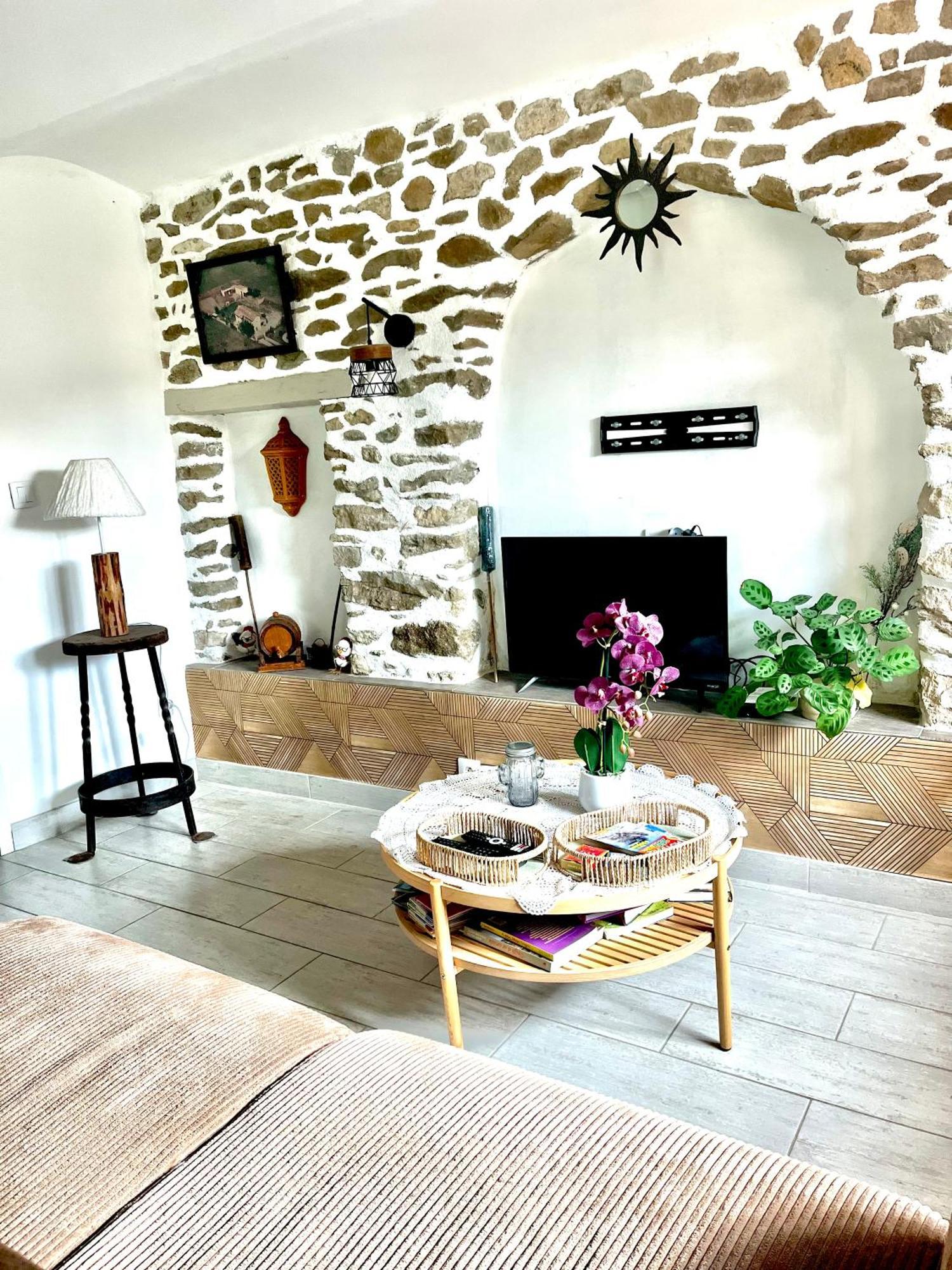 Appartement Cosy Saint-Hilaire-de-Brethmas ภายนอก รูปภาพ